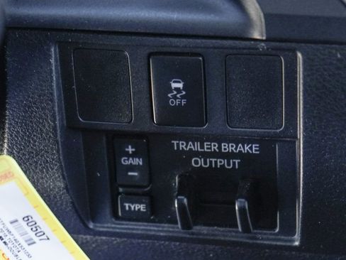 Used 2016 Toyota Tundra SR5 image 28