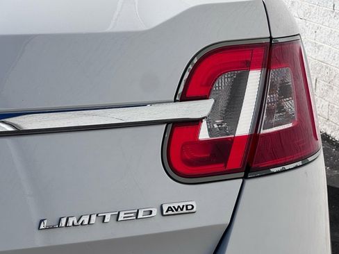 Used 2010 Ford Taurus Limited image 13