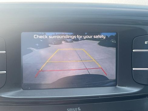 Used 2016 Kia Sorento FWD image 15