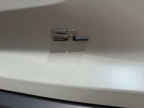 Used 2024 Nissan Pathfinder SL FWD image 10