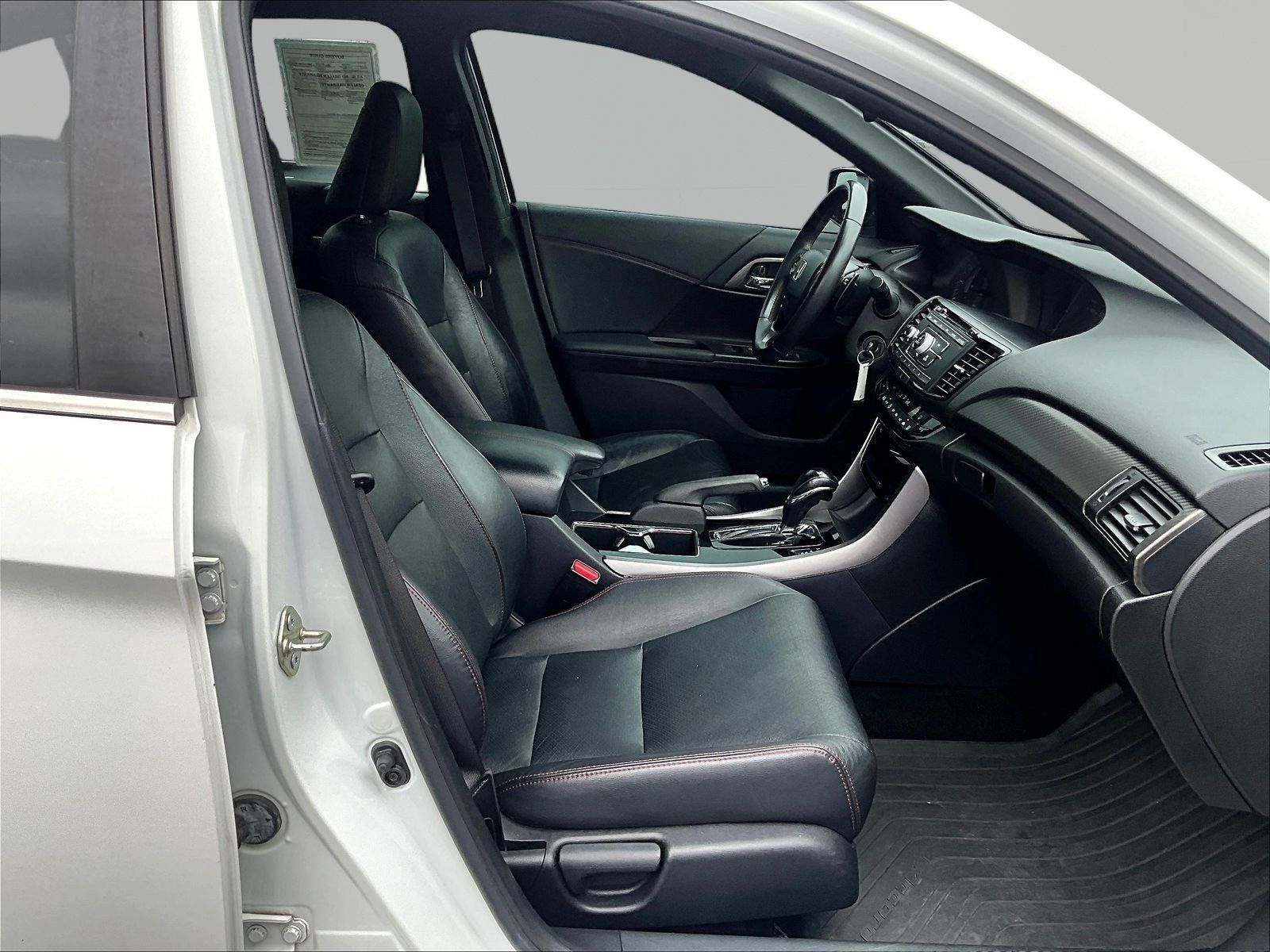 Used 2017 Honda Accord Sport Special Edition image 28