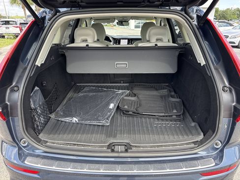 Certified 2024 Volvo XC60 B5 Ultimate w/ Protection Package Premier AWD/4WD image 32