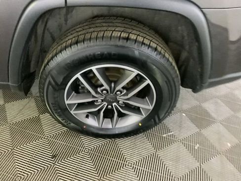 Used 2019 Jeep Grand Cherokee Limited AWD/4WD image 41