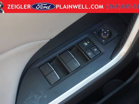 Used 2024 Toyota RAV4 XLE AWD/4WD image 29
