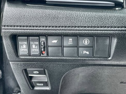 Used 2023 Honda Odyssey Elite image 17