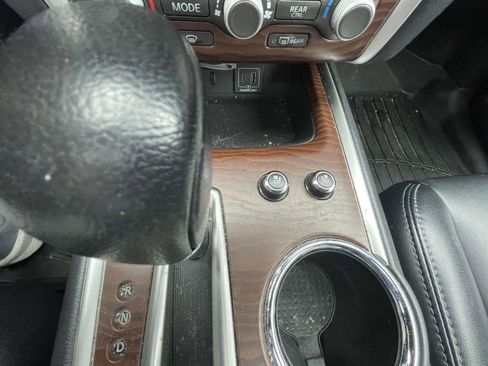 Used 2019 Nissan Pathfinder Platinum image 46