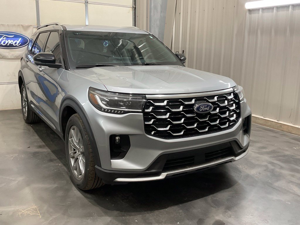 Used 2025 Ford Explorer Platinum AWD/4WD image 2