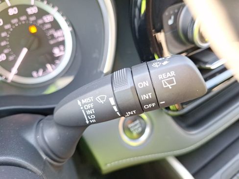 Used 2024 Toyota Highlander LE image 24