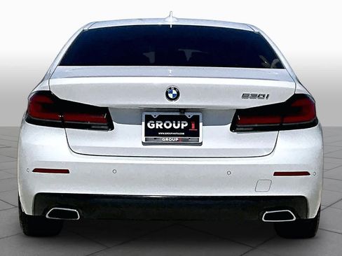 Used 2023 BMW 530i w/ Convenience Package RWD image 4
