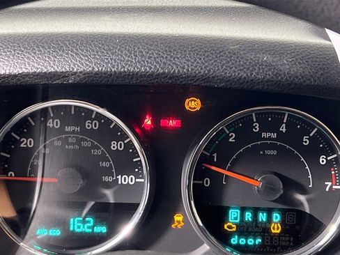 Used 2012 Jeep Wrangler Sport AWD/4WD image 23