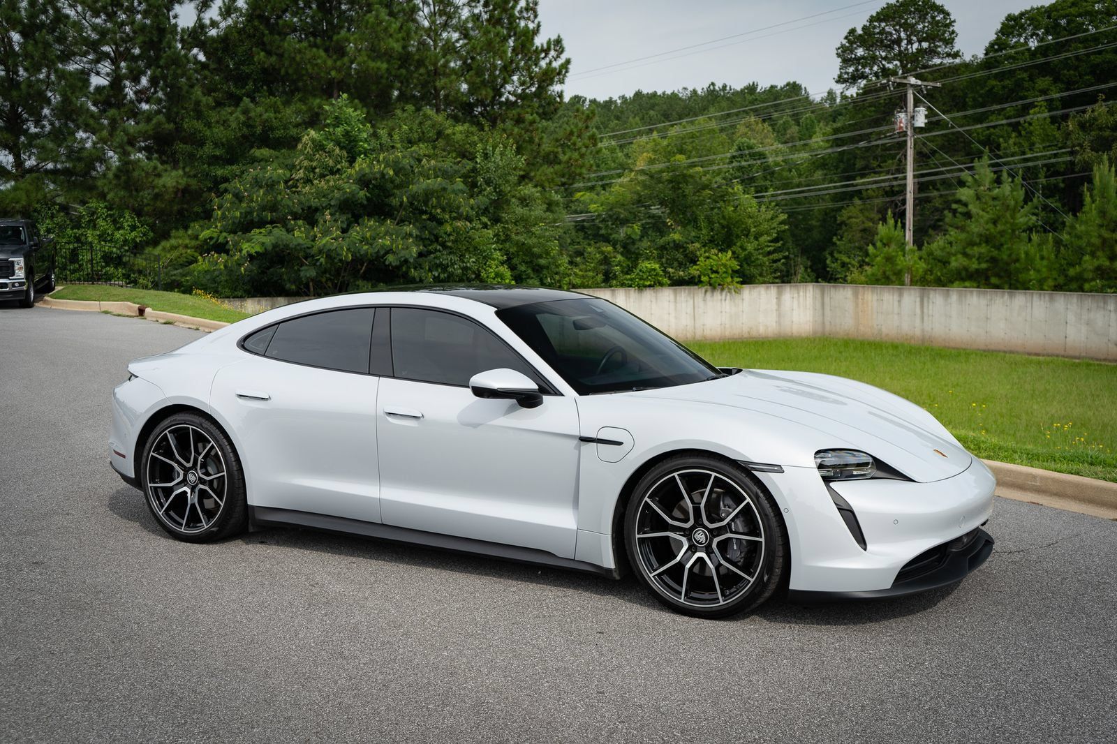 Used 2023 Porsche Taycan RWD image 21