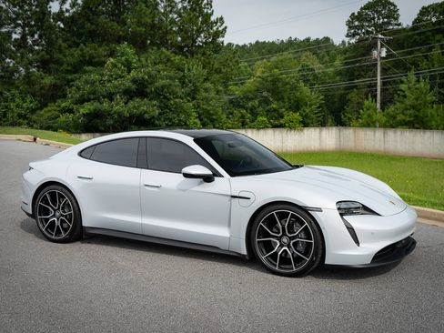 Used 2023 Porsche Taycan RWD image 21