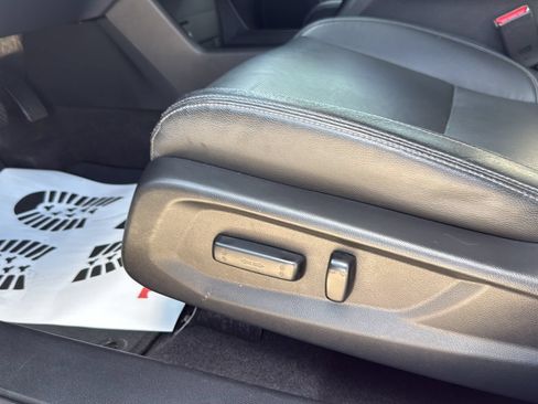 Used 2018 Honda Clarity Touring image 9