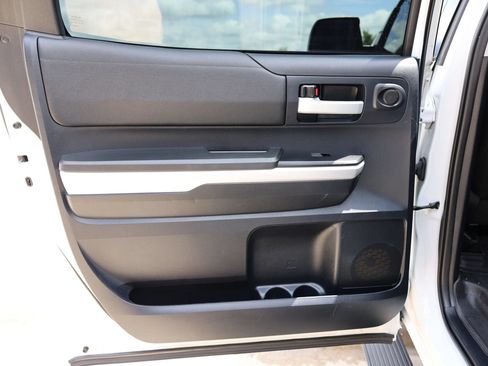 Used 2014 Toyota Tundra SR5 w/ SR5 Upgrade Package RWD image 29