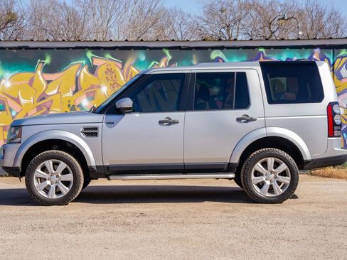 Used 2016 Land Rover LR4 HSE Silver Edition image 3