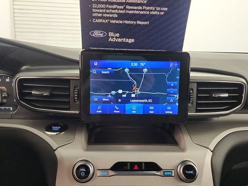 Used 2024 Ford Explorer XLT w/ Equipment Group 202A AWD/4WD image 27