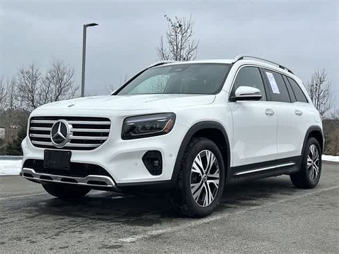 Used 2025 Mercedes-Benz GLB 250 4MATIC image 21