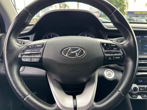 Used 2020 Hyundai Elantra Limited w/ Cargo Package (C1) image 22