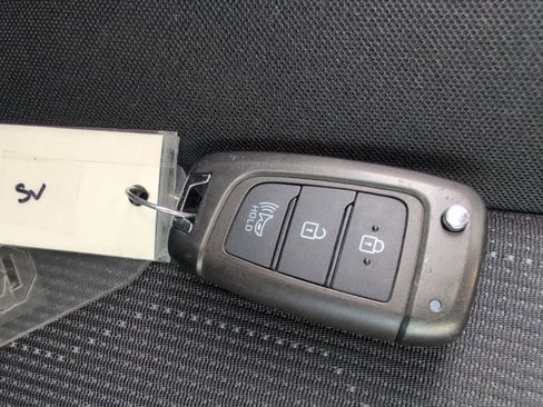 Certified 2025 Hyundai Venue SE FWD image 30