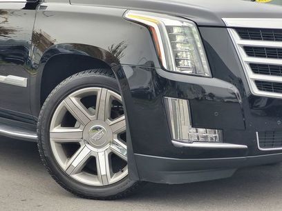 Used 2016 Cadillac Escalade Luxury