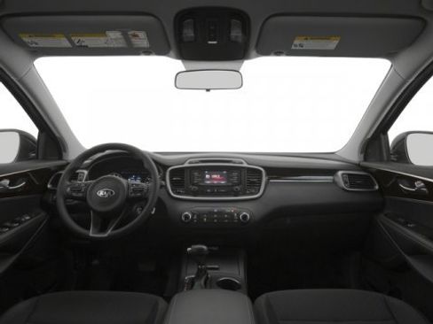 Used 2018 Kia Sorento LX image 11