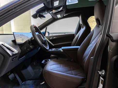 Used 2025 BMW iX M60 AWD/4WD image 15