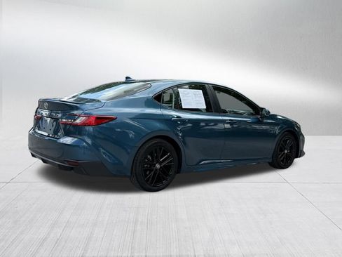 Used 2025 Toyota Camry SE FWD image 5