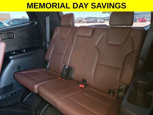Used 2024 Kia Telluride EX w/ EX Captain's Chair Package FWD image 16