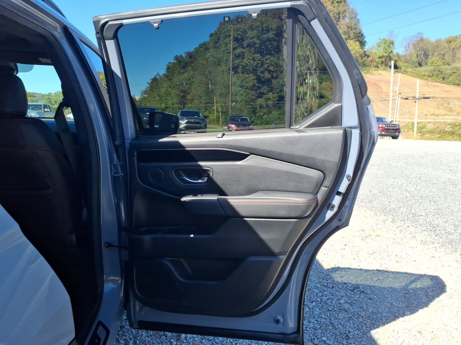 Certified 2025 Honda Pilot TrailSport image 21