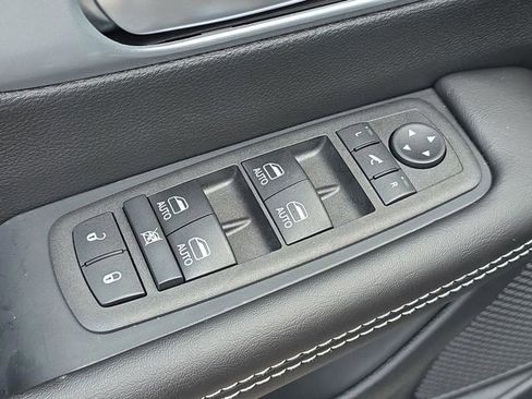 New 2026 Chrysler Pacifica Limited w/ Trailer Tow Group image 19