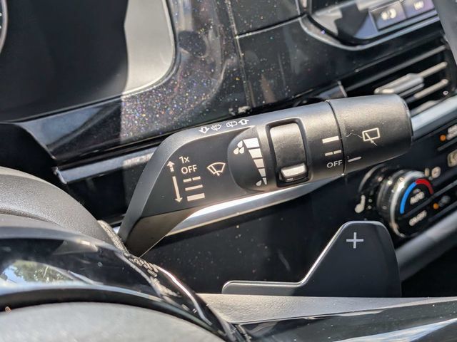 Used 2025 Nissan Pathfinder SL FWD image 25