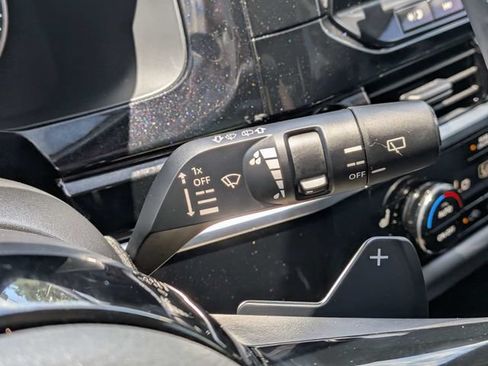 Used 2025 Nissan Pathfinder SL FWD image 25