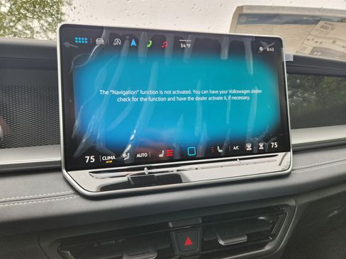 New 2025 Volkswagen Tiguan SE image 31