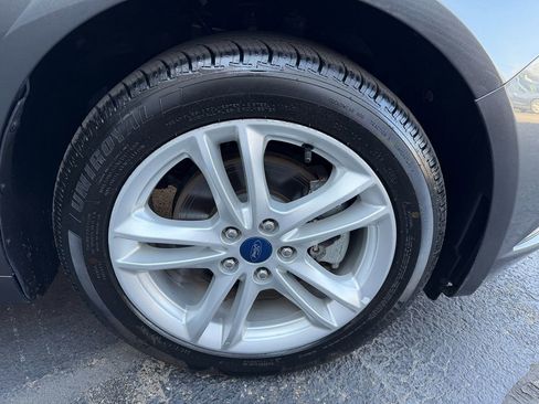 Used 2018 Ford Fusion S FWD image 37