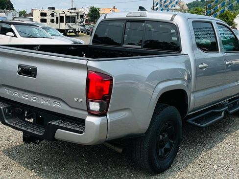 Used 2020 Toyota Tacoma SR AWD/4WD image 16
