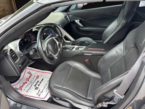 Used 2017 Chevrolet Corvette Stingray Coupe w/ Carbon Flash Badge Package RWD image 4