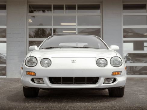 Used 1999 Toyota Celica GT w/ Upgrade Value Pkg FWD image 3
