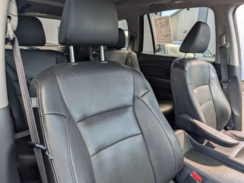 Used 2019 Honda Pilot Elite image 12