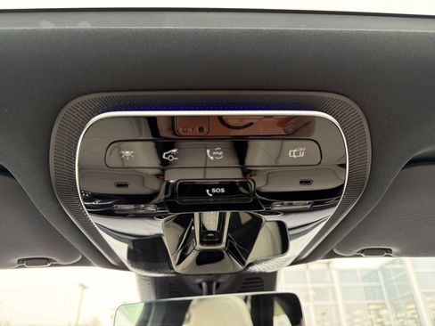 Used 2025 Mercedes-Benz GLC 300 4MATIC image 22