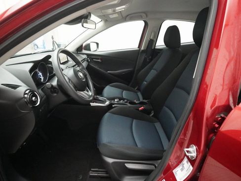 Used 2017 Toyota Yaris iA image 7