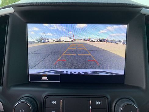 Used 2022 GMC Terrain SLT w/ Infotainment Package II image 16