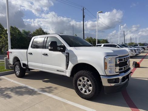 Used 2024 Ford F250 XLT w/ FX4 Off-Road Package image 14
