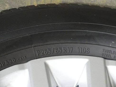 Used 2023 Nissan Frontier SV w/ Technology Package image 35