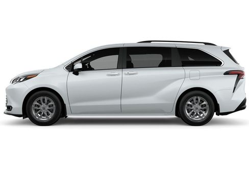 New 2026 Toyota Sienna XLE FWD image 4