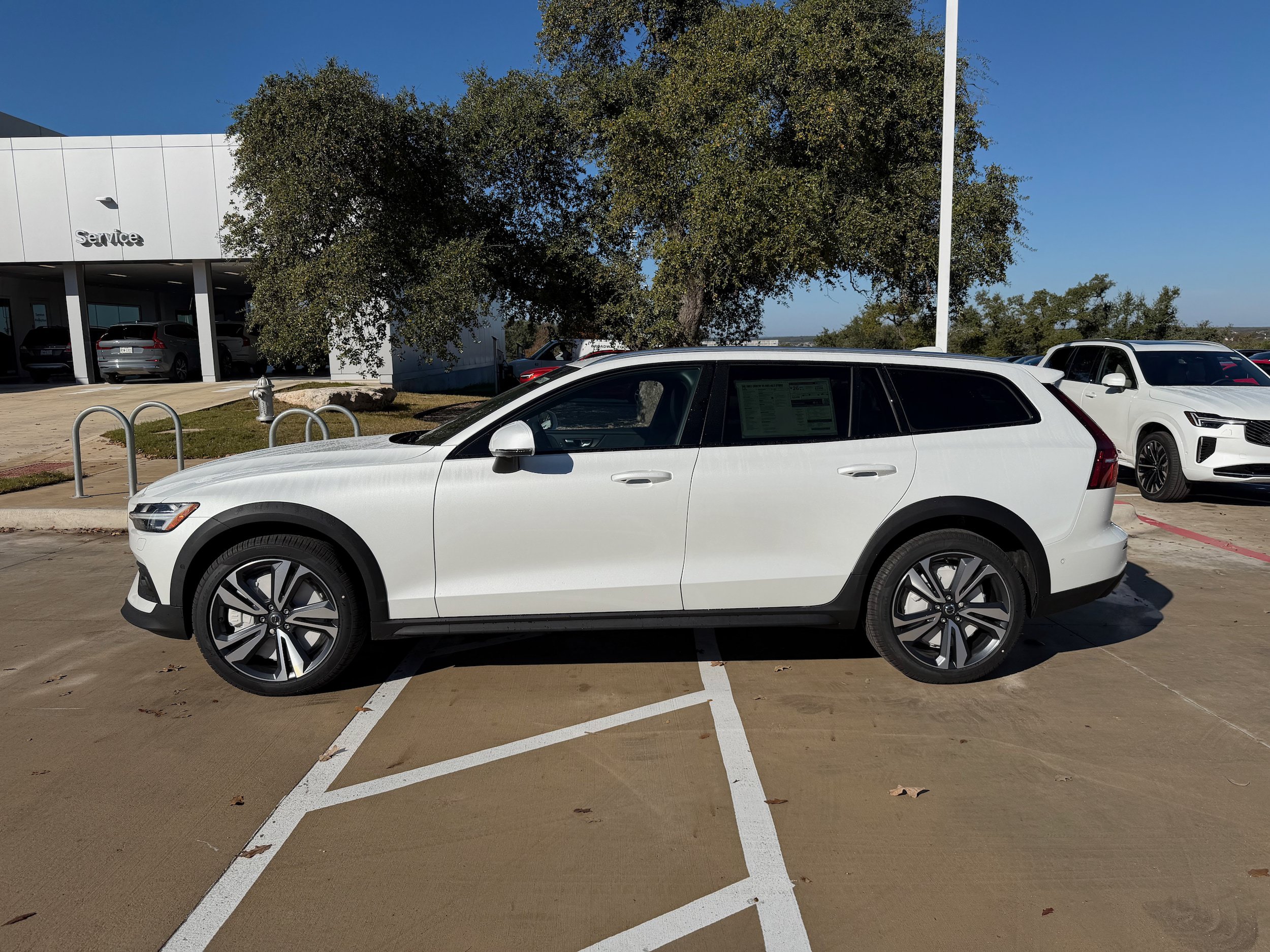 New 2026 Volvo V60 B5 Cross Country Plus w/ Protection Package Premier AWD/4WD image 3