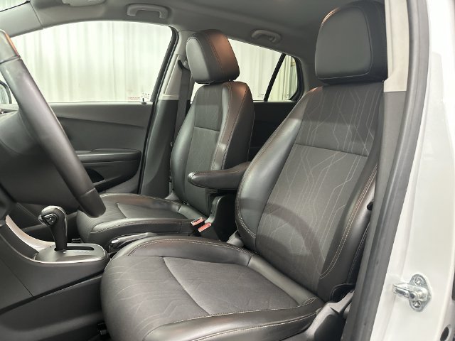 Used 2021 Chevrolet Trax LT w/ Driver Confidence Package AWD/4WD image 17