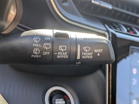 Used 2023 Jeep Grand Cherokee L Laredo image 29