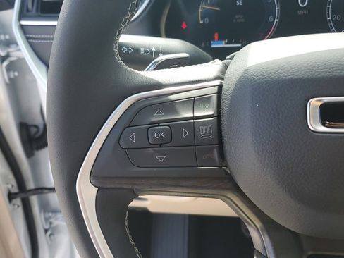 New 2025 Jeep Grand Cherokee L Limited w/ Black Appearance Package image 27