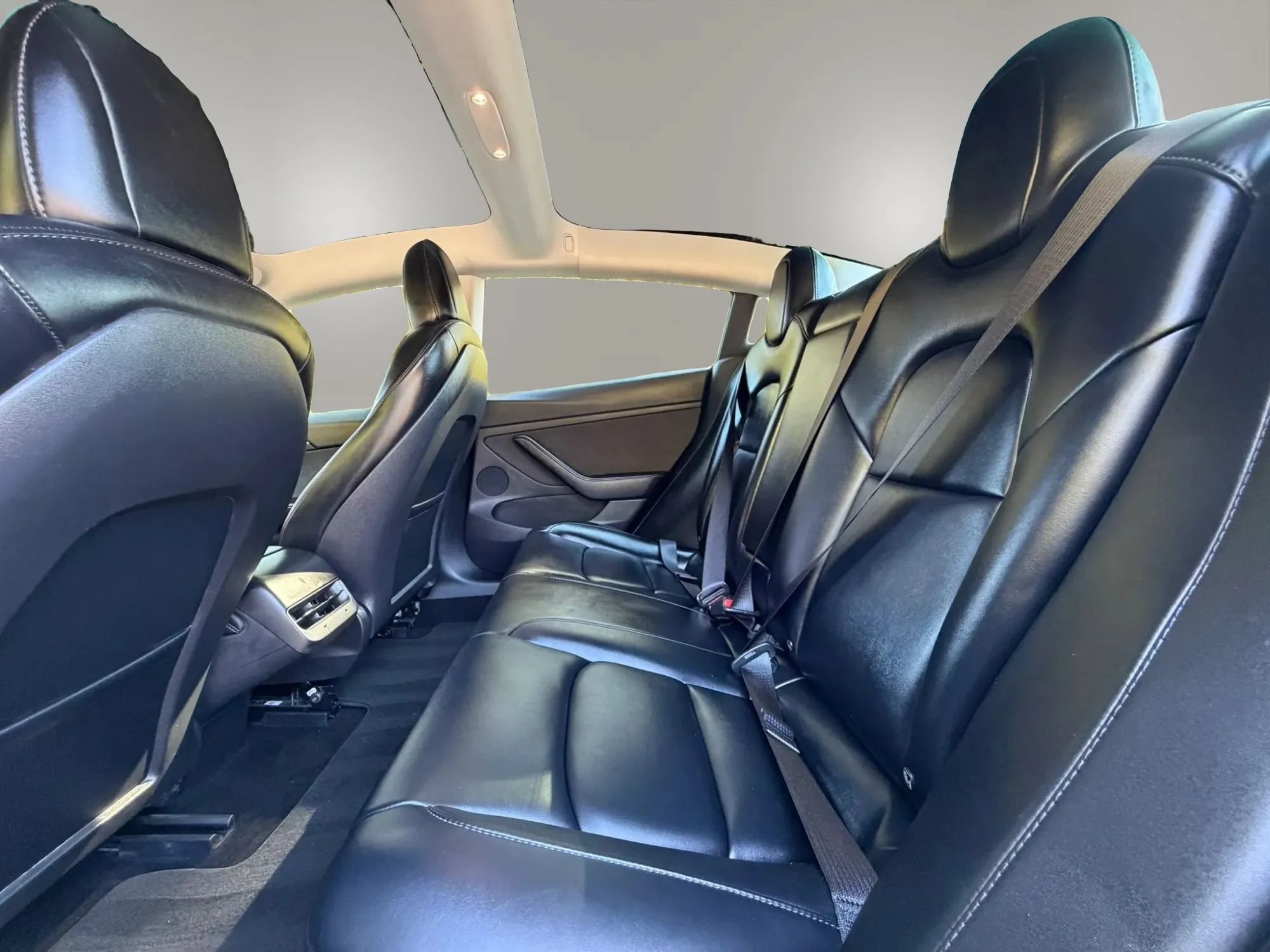 Used 2022 Tesla Model 3 Long Range AWD/4WD image 13