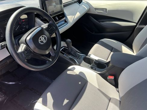 Used 2025 Toyota Corolla LE FWD image 20